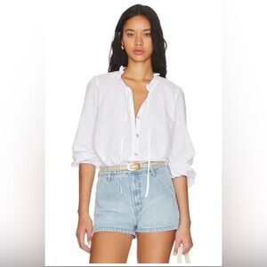 NWT Alicia Tunic in White
Show Me Your Mumu Size Small